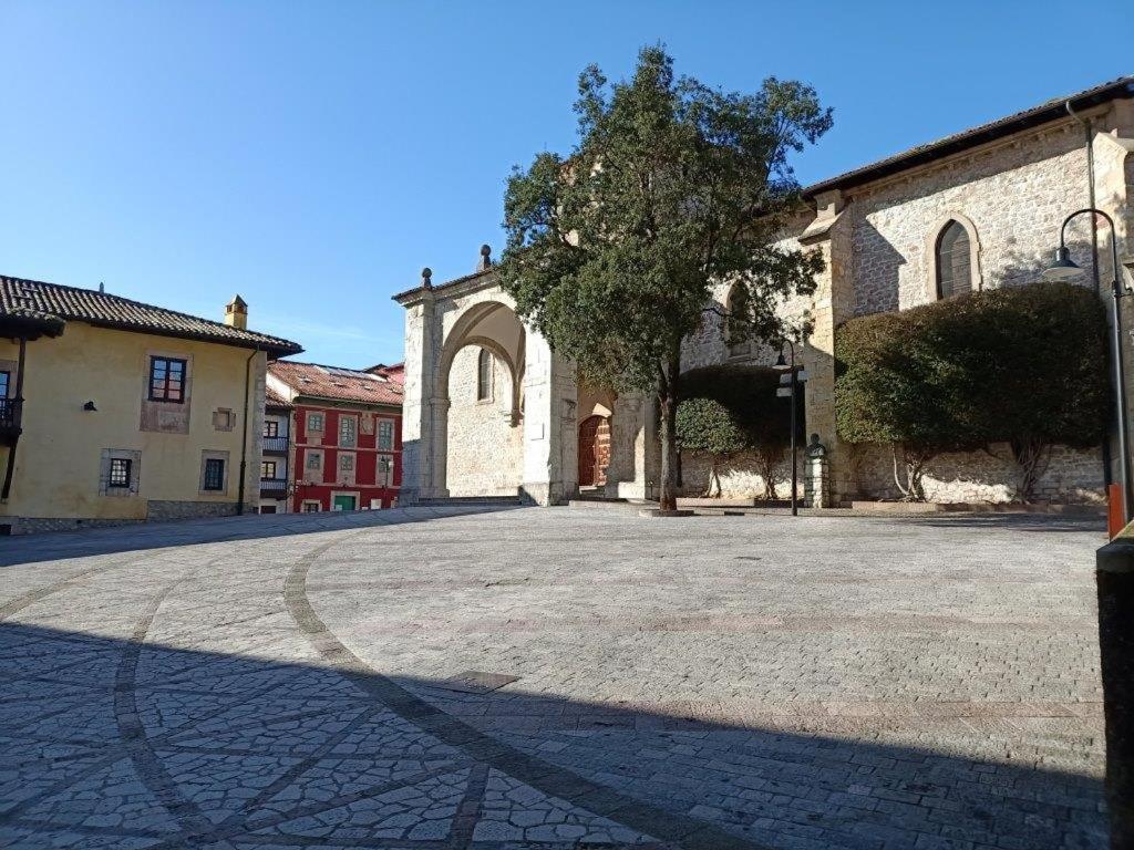 Babilonia, apartamento tranquilo y céntrico en Llanes Exterior foto